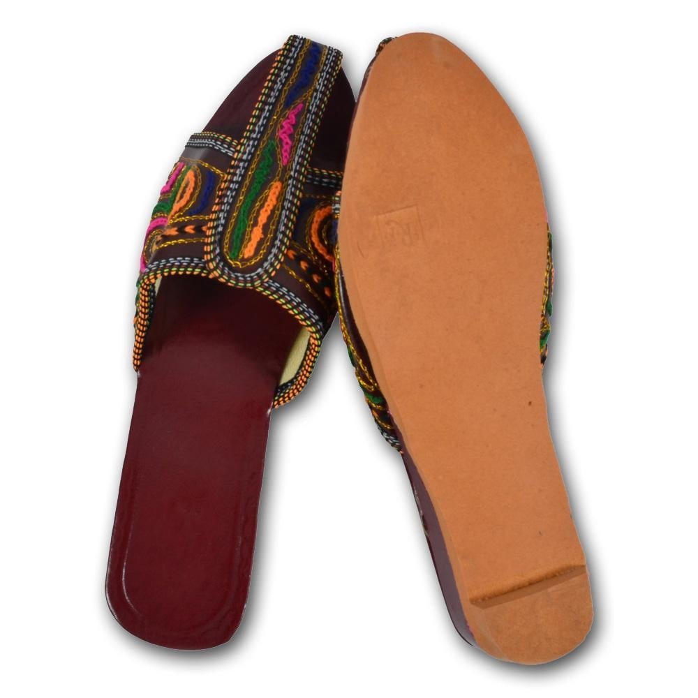 Ethnic Women Juttis - Image 4