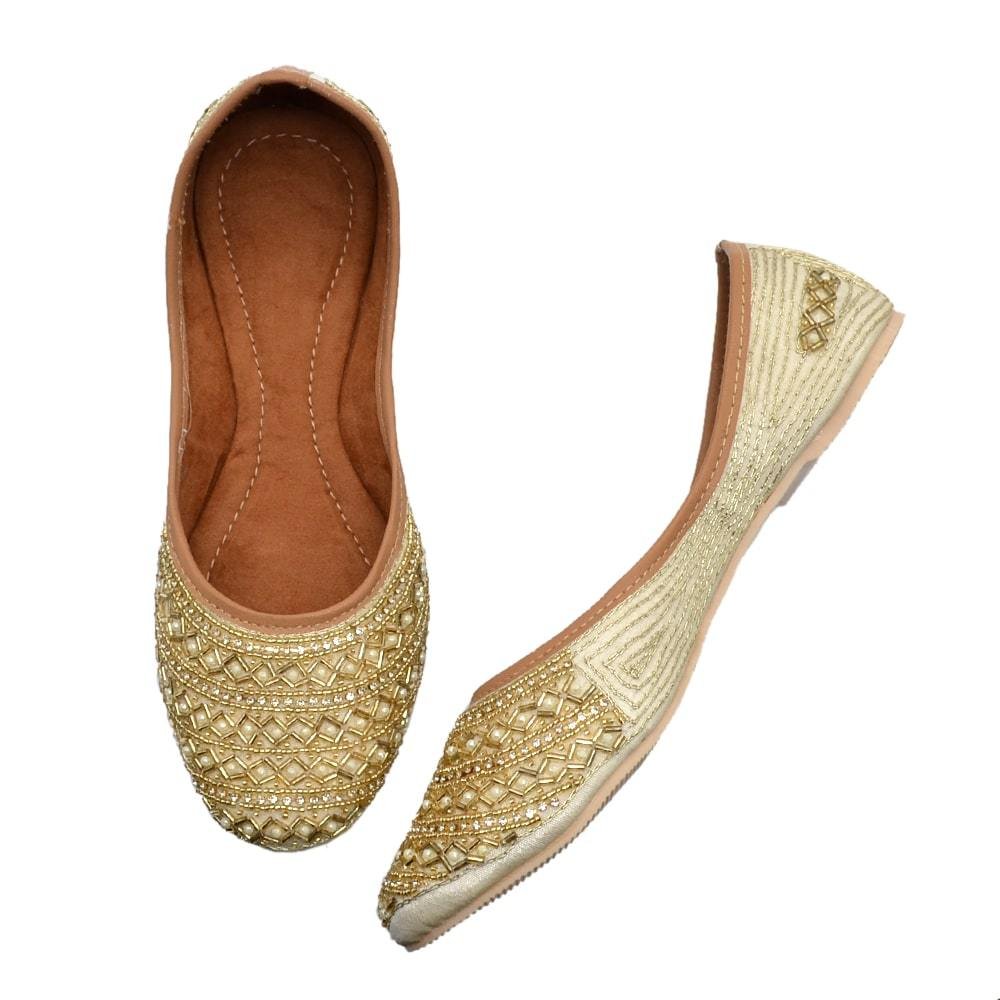 Women_Cream_Toned_Embellished_Handcrafted_Mojaris-4 Women_Cream_Toned_Embellished_Handcrafted_Mojaris-4