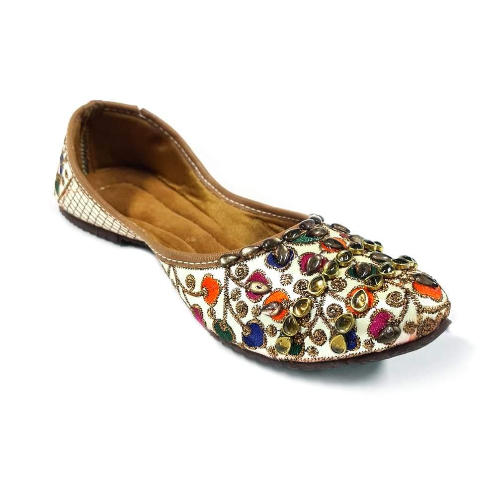 Women_White_Embellished_Mojaris Women_White_Embellished_Mojaris